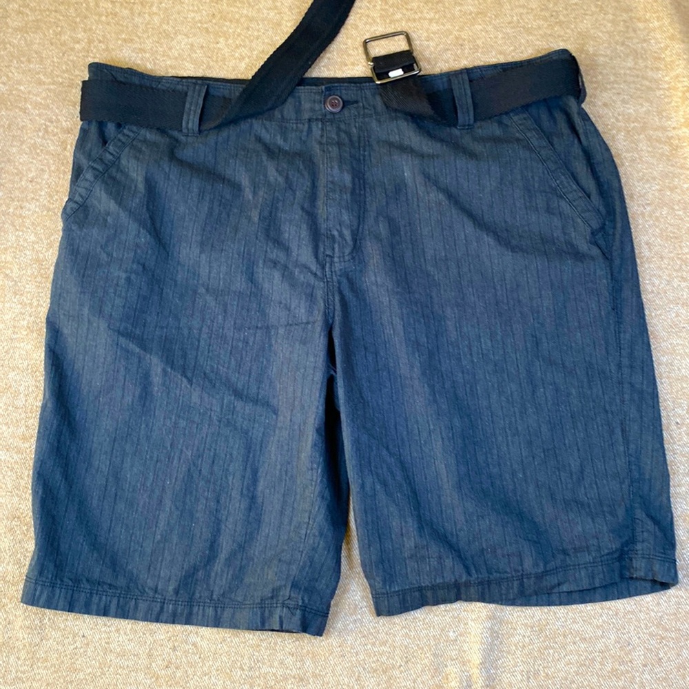 Men’s Grey and Black Belted Stretch Short (Size 40)